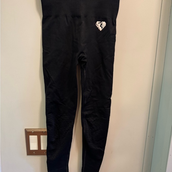 Sleek Black Leggings Full Length Pants - Picture 1 of 5